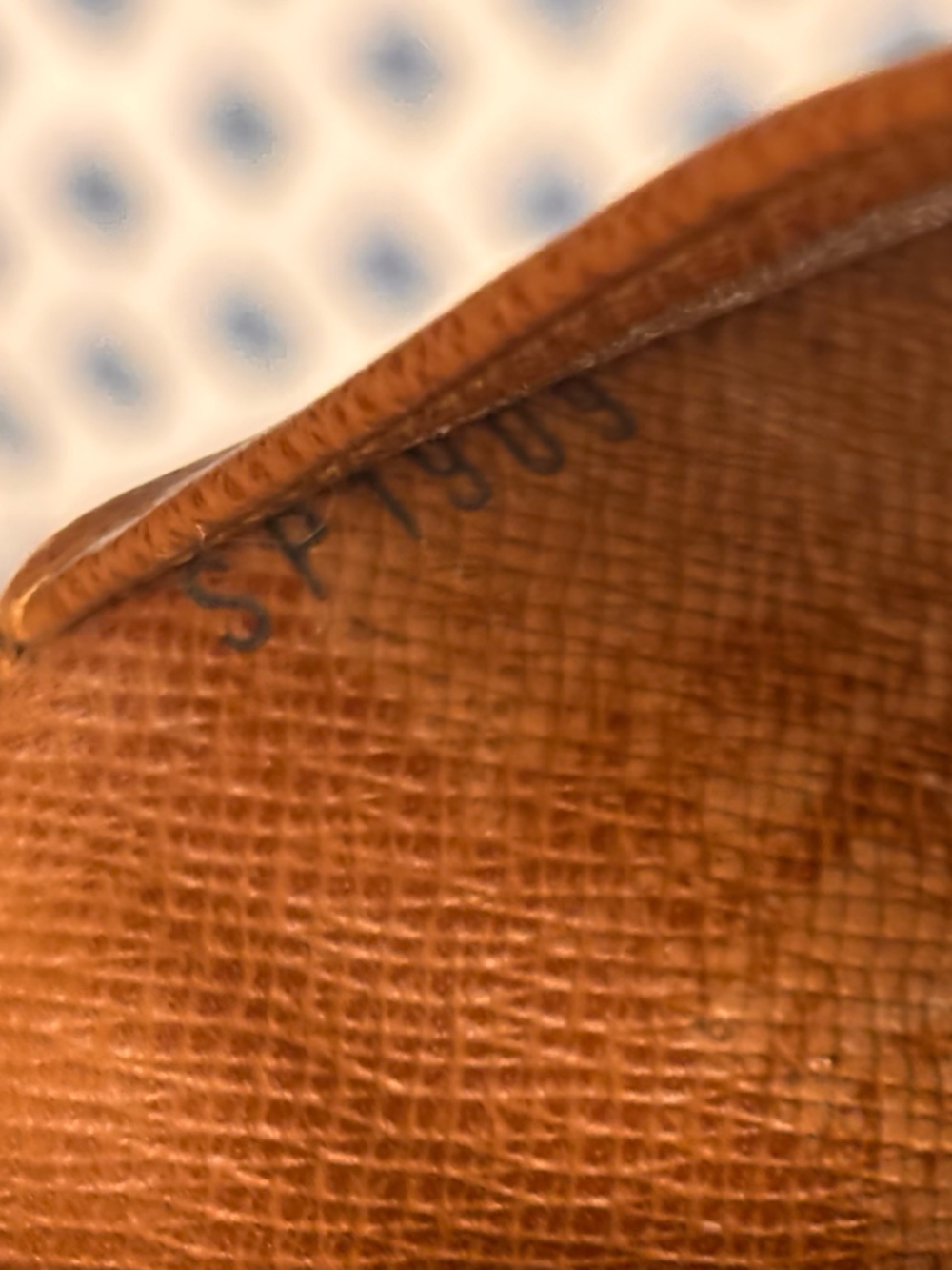 Louis Vuitton Classic Monogram PM Agenda Cover - Picture 10 of 12